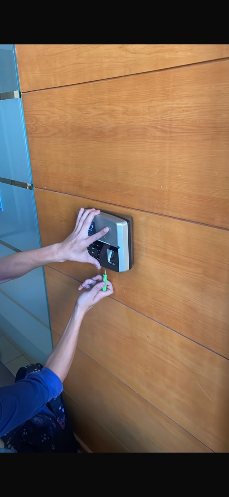Proyecto de Instalación de control de acceso y videoporteros en Santiago en Santiago — foto 1